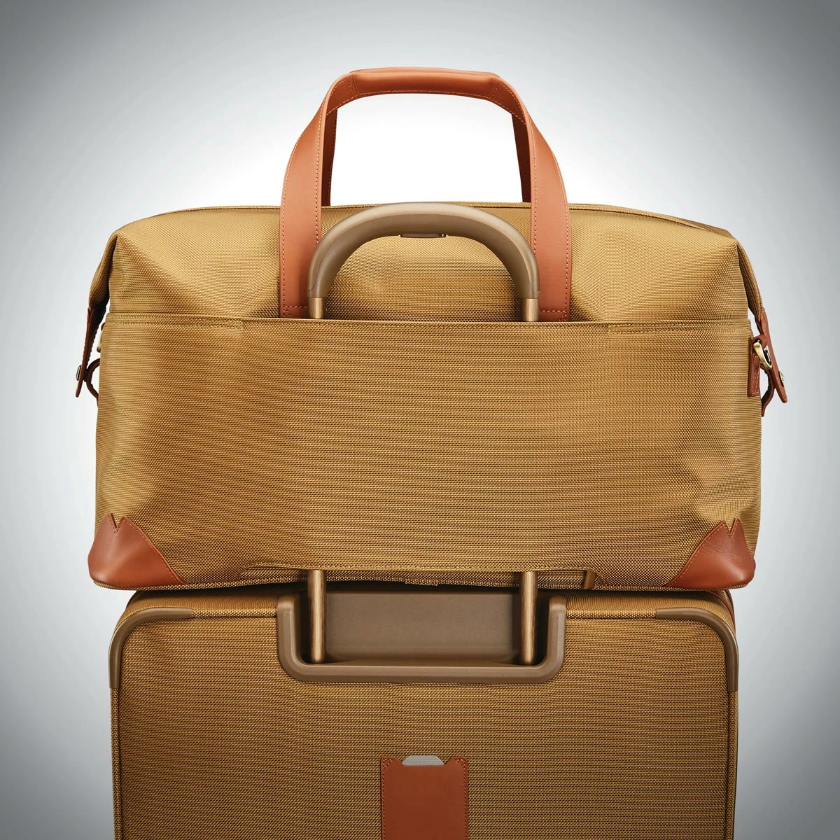 Hartmann Ratio Classic Deluxe 2 Weekend Duffel 5 Hartmann Ratio Classic Deluxe 2 Weekend Duffel - Image 3