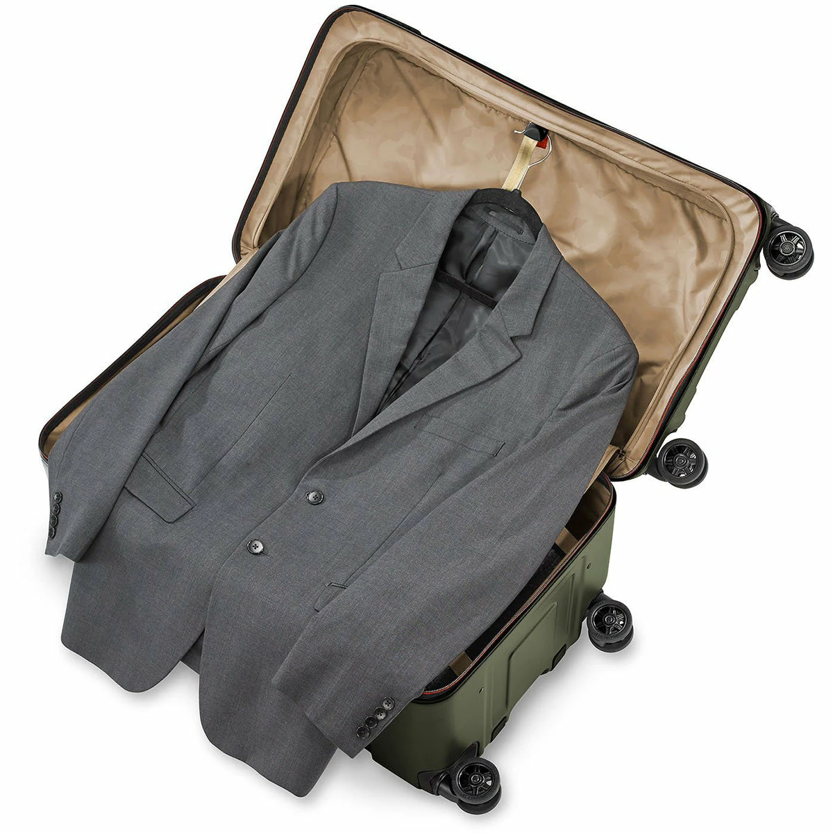 Briggs & Riley Torq Medium Trunk Spinner 9 Briggs & Riley Torq Medium Trunk Spinner - Image 7